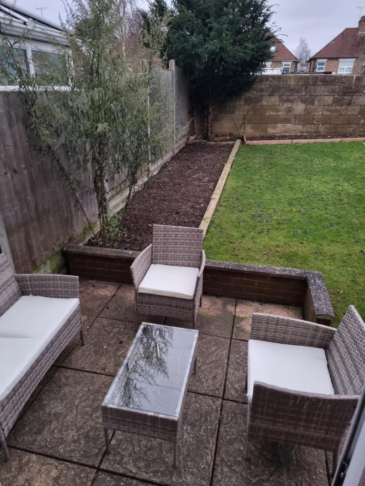 Lush House Close To Ashford Town Centre With Driveway ภายนอก รูปภาพ