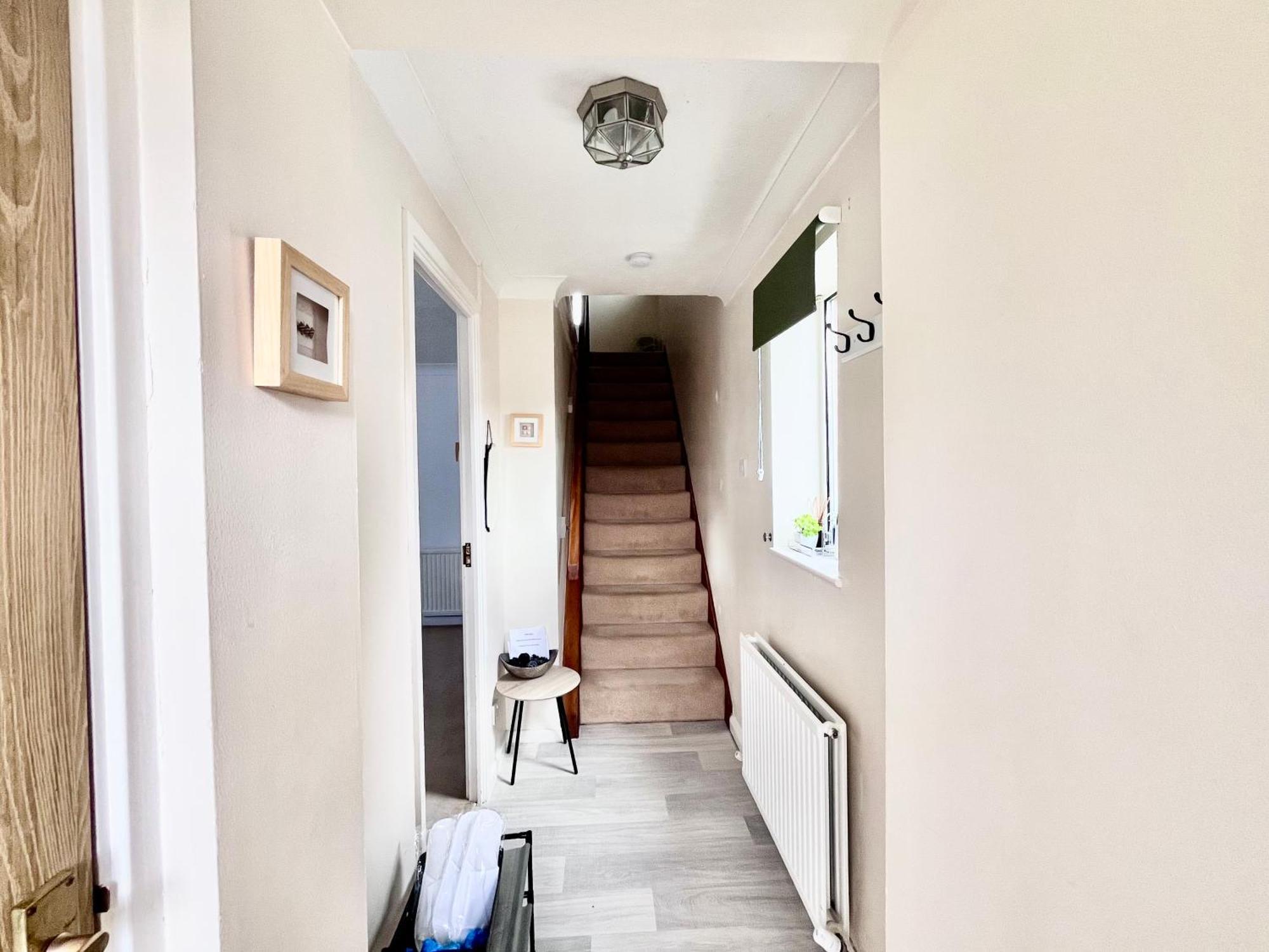 Lush House Close To Ashford Town Centre With Driveway ภายนอก รูปภาพ